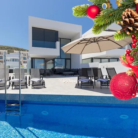Villa Fidalsa Moet & Chandon Sea Views