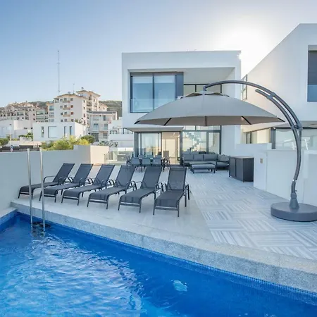 Fidalsa Moet & Chandon Sea Views *