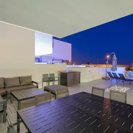 Fidalsa Moet & Chandon Sea Views 瓜尔达马尔·德尔·塞古拉